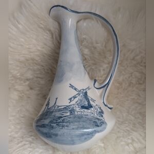 VINTAGE POTTERY PITCHER